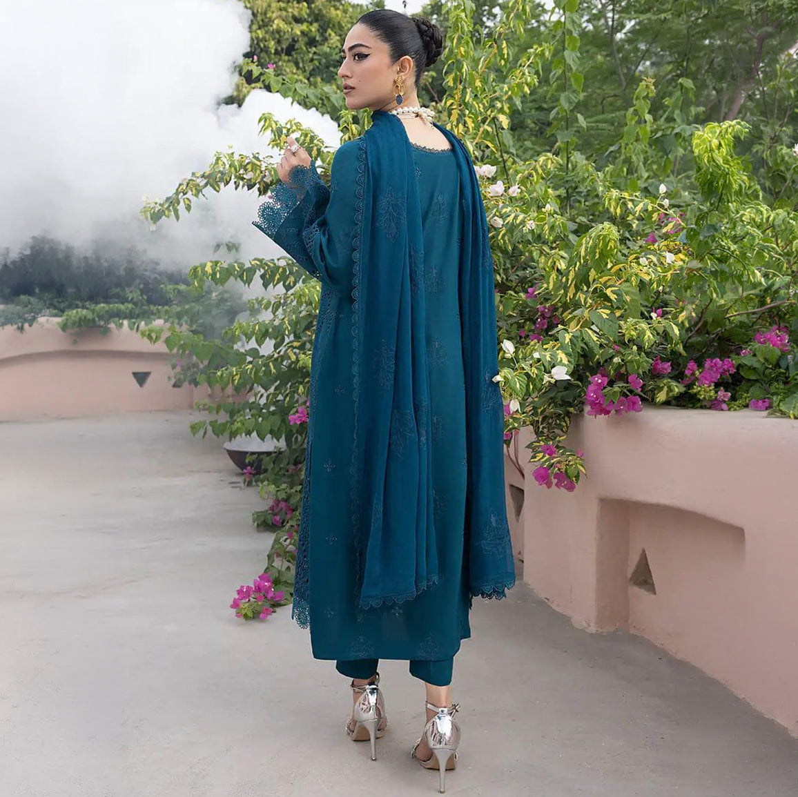 KF D572 Luxury Lawn Chikankari Unstitched