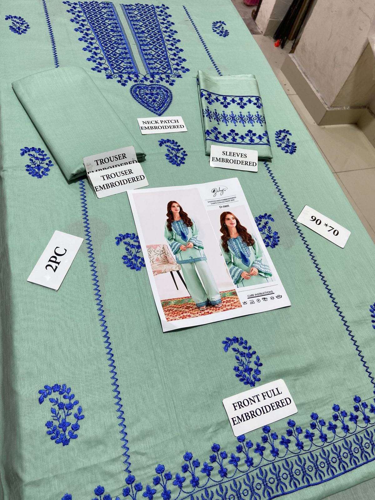 SP Lawn Embroidered 2Pc D-5805