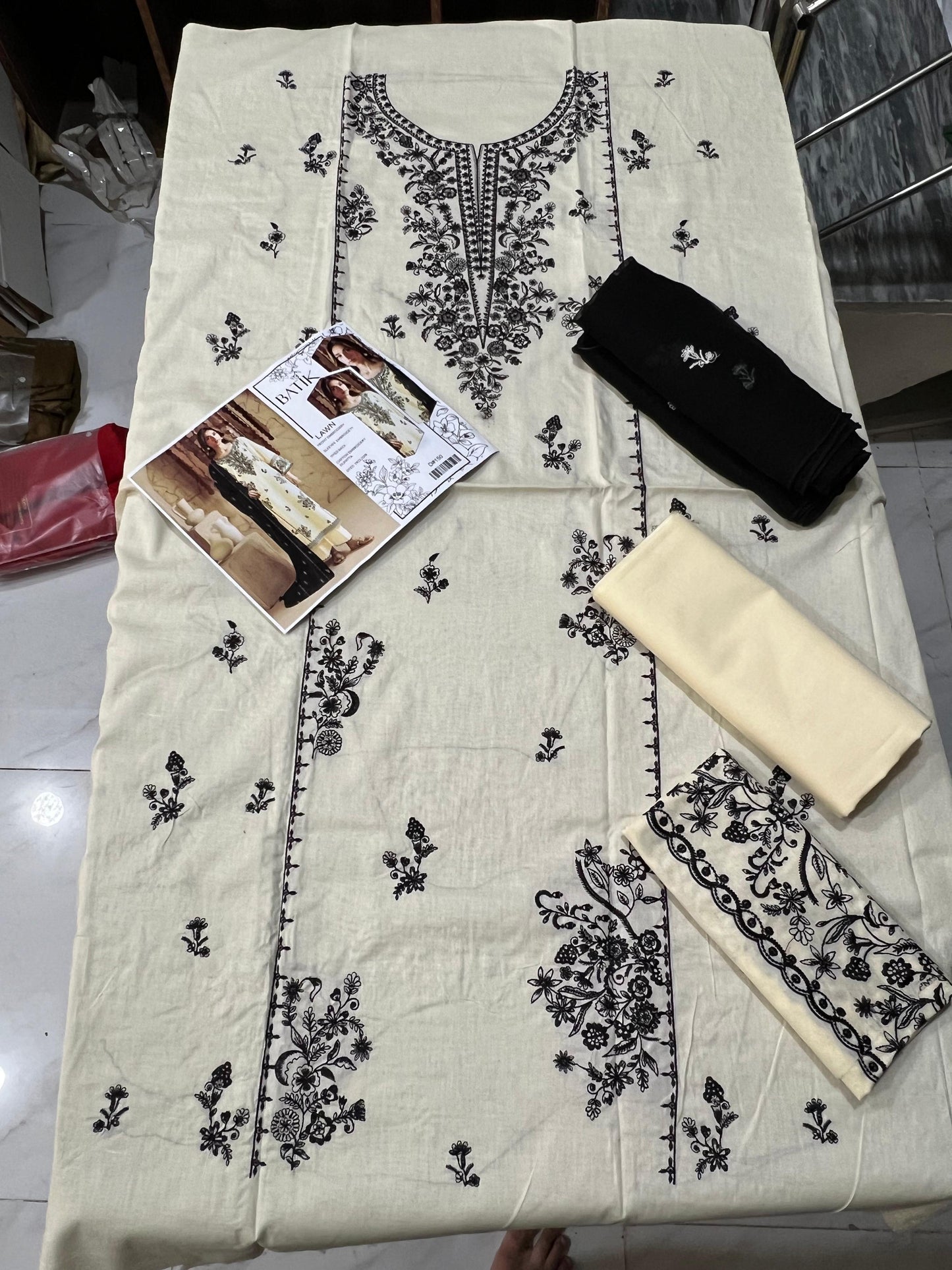 BTK Lawn with Emb Chiffon D-150