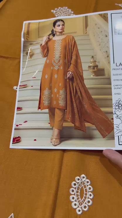 SP Lawn with Emb Chiffon D-160